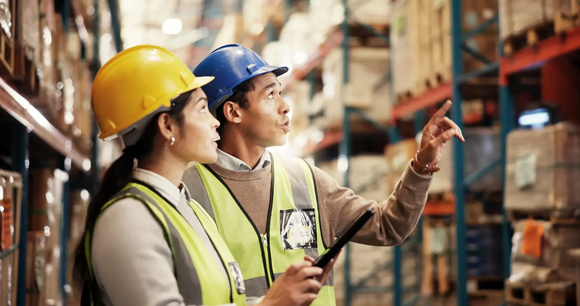 warehouse-logistics-business-people-with-tablet-talking-stock-management-inspection-teamwork-employees-supervisor-with-pointing-supply-chain-online-checklist-distribution